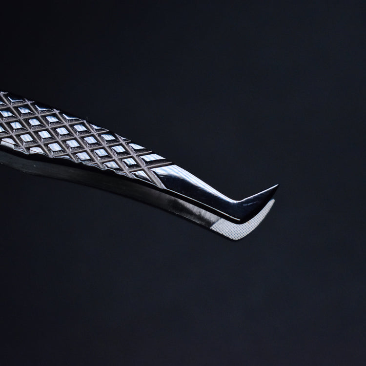 Noir Edition Fibre Tip Tweezers